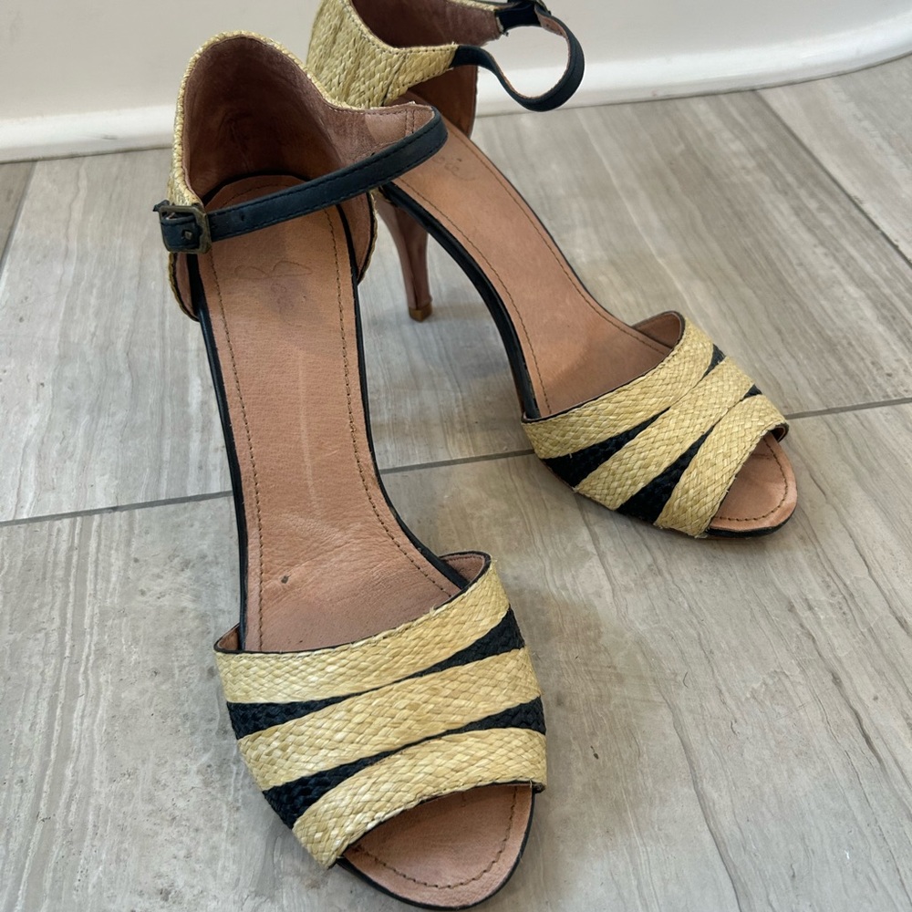 JOIE strappy straw heels. Size 40.